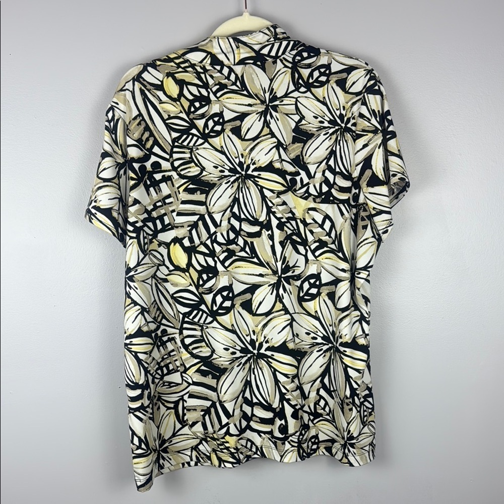 WEEKENDS BY CHICO'S 1/4 Zip White Black Gold Floral Stretch Athletic Top Size XL - Picture 8 of 9